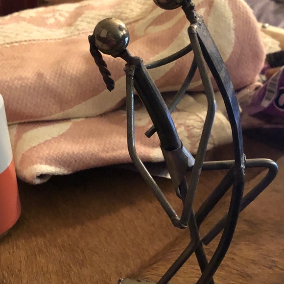 Dancing couple - Picture 3 of 7